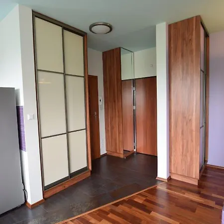 Elegant Arkadia Apartment *